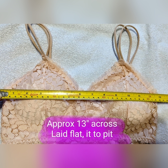 BNWT size medium crop top/bra, nude colour, super cute - Picture 9 of 14